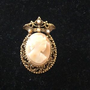 Florienza antiqued gold cameo w/seed pearls brooch